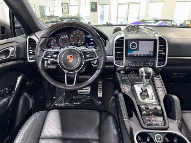 2017 Porsche Cayenne GTS
