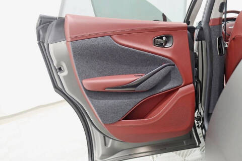 2021 Aston Martin DBX