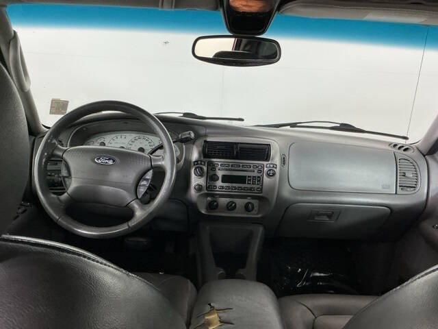 2004 Ford Explorer Sport Trac XLS