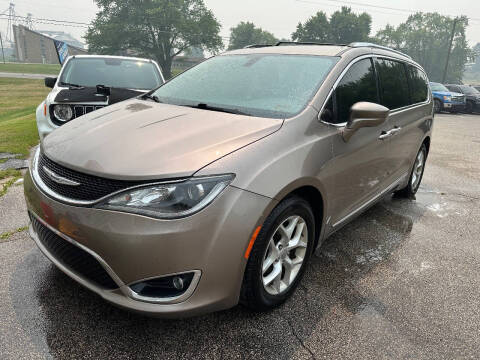 2017 Chrysler Pacifica Touring-L Plus