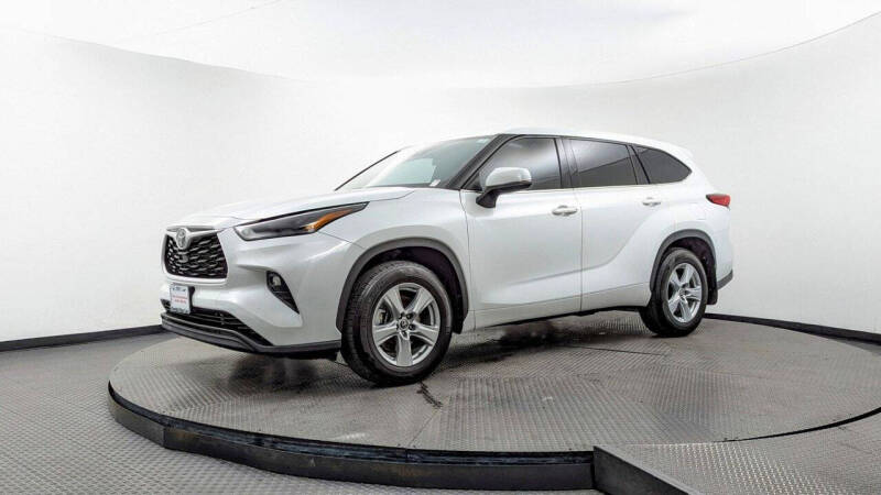 2022 Toyota Highlander LE