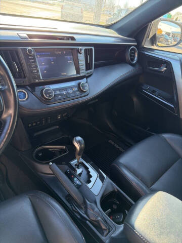 2017 Toyota RAV4 Hybrid SE