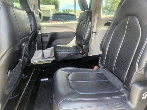 2022 Chrysler Pacifica Touring L