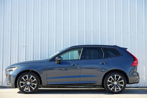 2023 Volvo XC60 B5 Plus Dark Theme