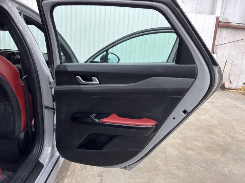 2023 Kia K5