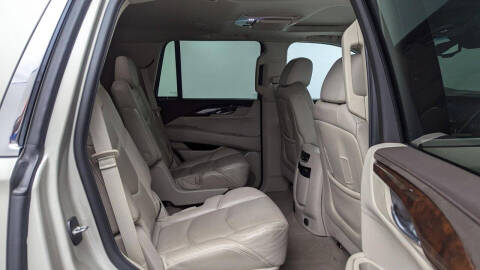 2016 Cadillac Escalade Luxury Collection