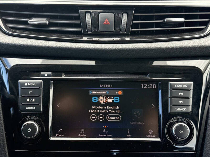 2022 Nissan Rogue Sport SV