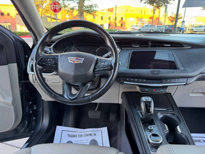 2019 Cadillac XT4 Premium Luxury