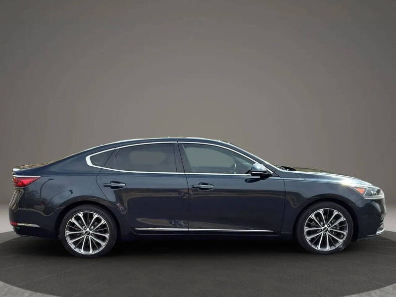 2019 Kia Cadenza Technology