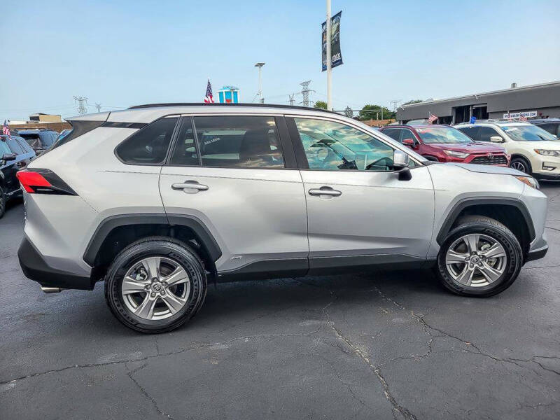 2024 Toyota RAV4 Hybrid LE