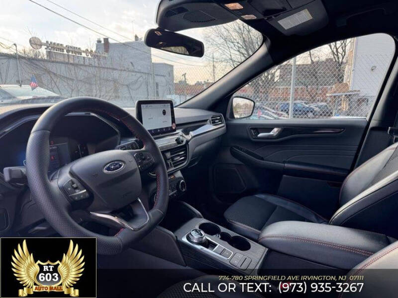 2025 Ford Escape ST-Line Select