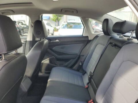 2025 Volkswagen Jetta SE