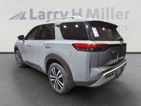 2025 Nissan Pathfinder Platinum