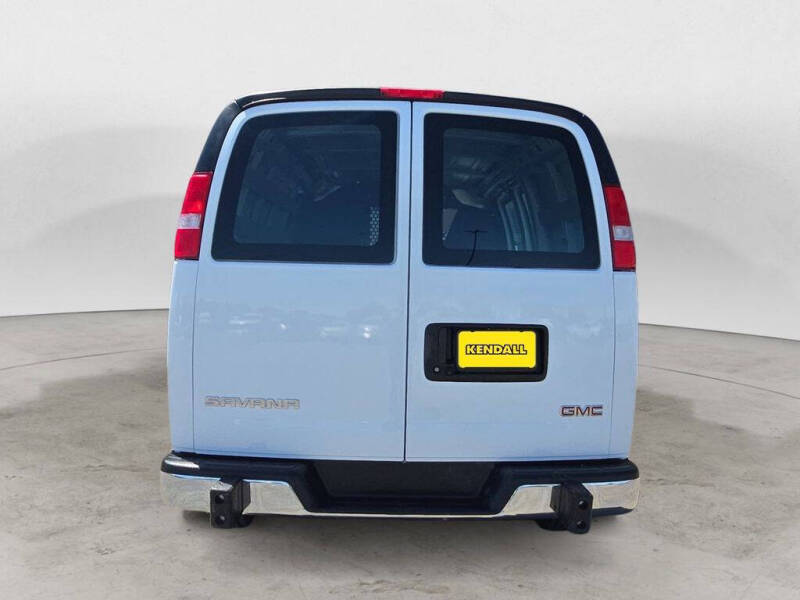 2024 GMC Savana 2500