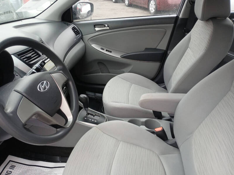 2017 Hyundai Accent SE