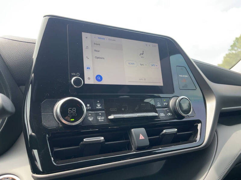 2023 Toyota Highlander LE