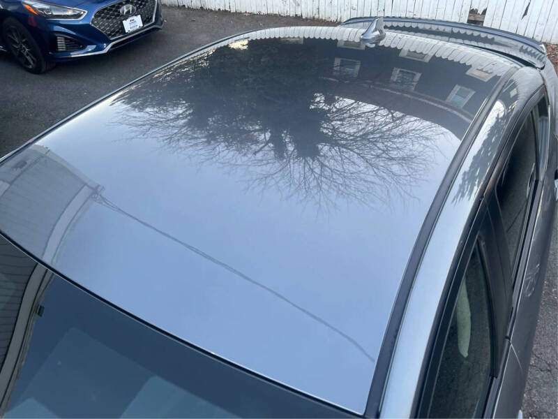 2024 Nissan Versa SR