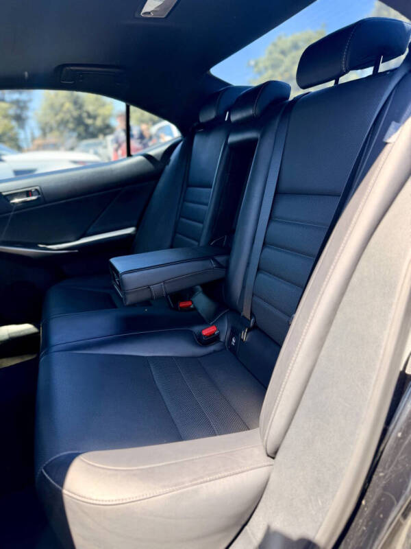 2016 Lexus IS 200t