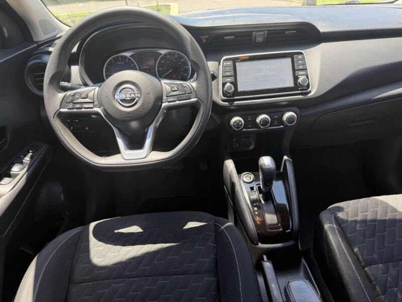 2022 Nissan Kicks S