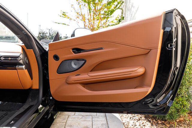 2026 Aston Martin Vantage Roadster