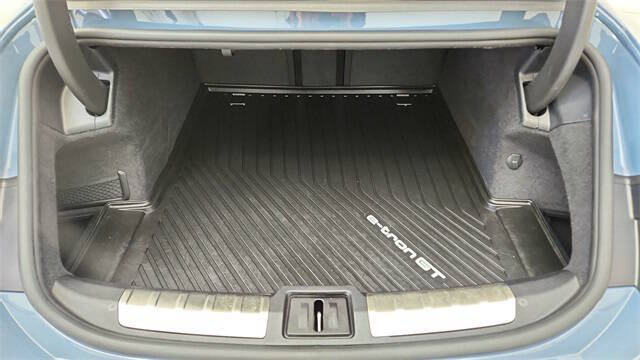 2022 Audi e-tron GT quattro Premium Plus