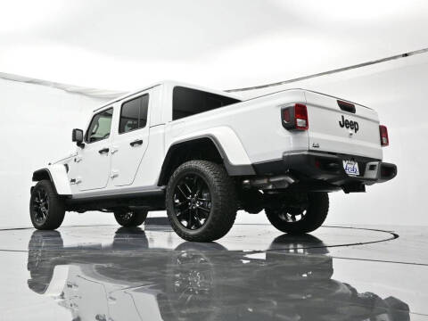 2025 Jeep Gladiator NightHawk