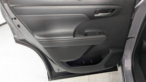 2022 Toyota Highlander Hybrid Bronze Edition