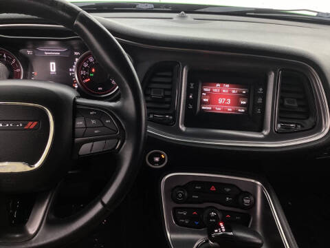 2017 Dodge Challenger SXT