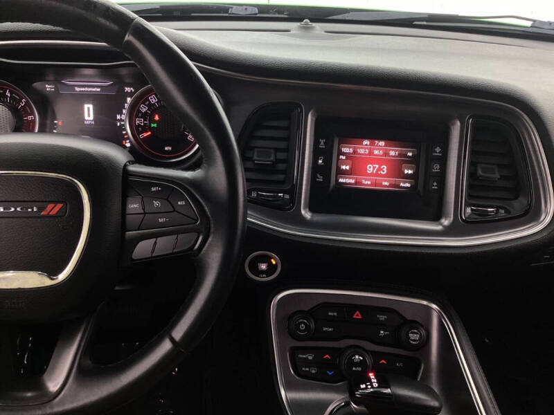 2017 Dodge Challenger SXT