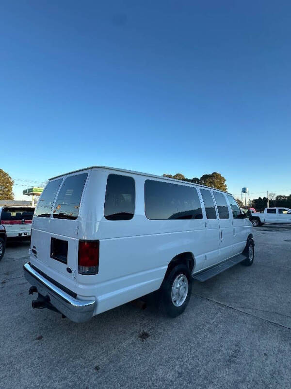 2006 Ford E-Series E-350 SD XLT