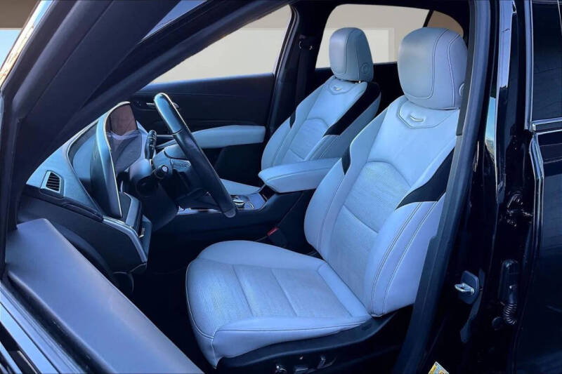 2024 Cadillac XT4 Sport