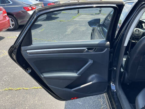 2018 Volkswagen Passat 2.0T SE