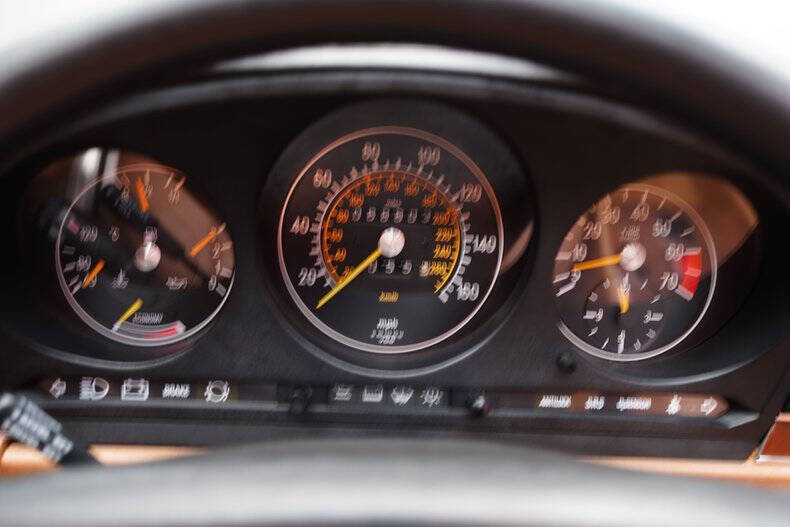 1986 Mercedes-Benz 560-Class 560 SL