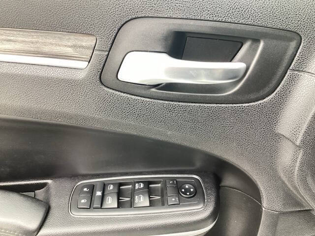 2019 Chrysler 300 Touring