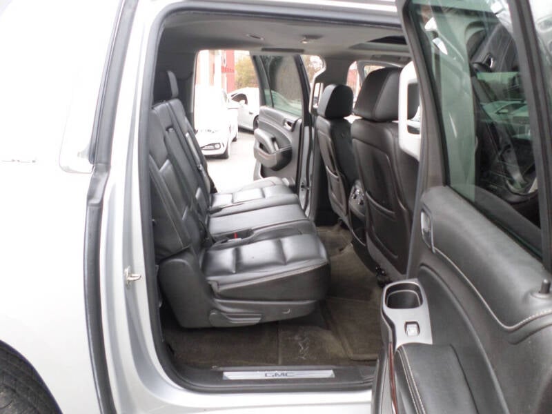 2015 GMC Yukon XL SLT photo 15