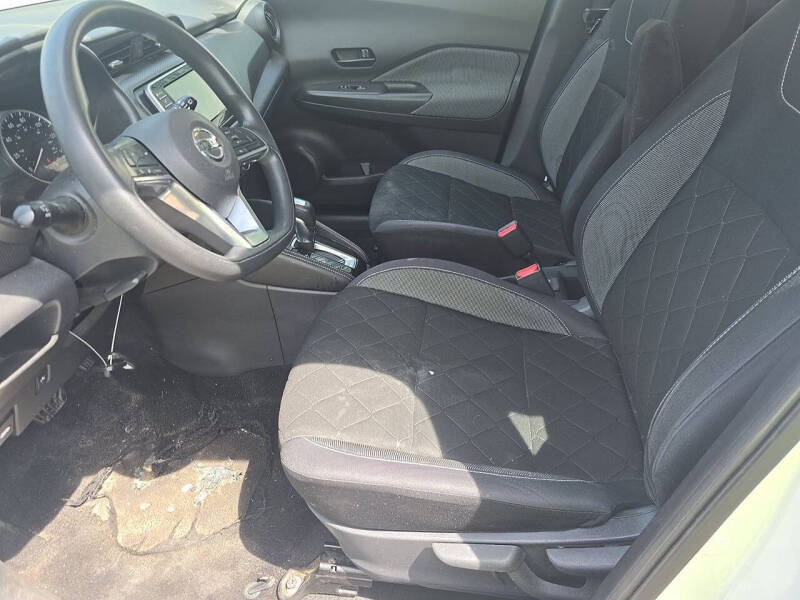 2019 Nissan Kicks S