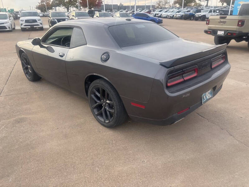 2022 Dodge Challenger SXT