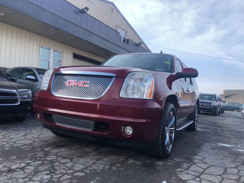 2008 GMC Yukon XL for sale at Six Brothers Mega Lot in Youngstown OH