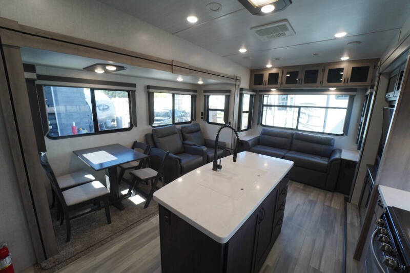 2021 Winnebago Voyage