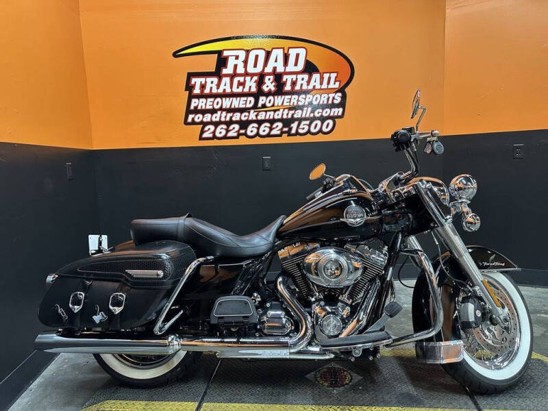 2009 Harley-Davidson® FLHRC - Road King® Classi