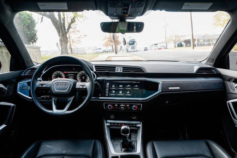 2024 Audi Q3 quattro S line Prem Plus 45 TFSI