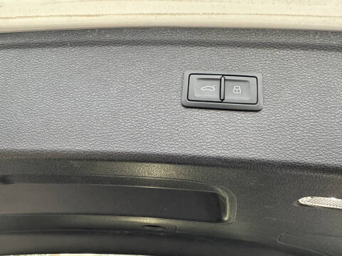 2020 Audi Q5 quattro Titanium Premium 45 TFSI