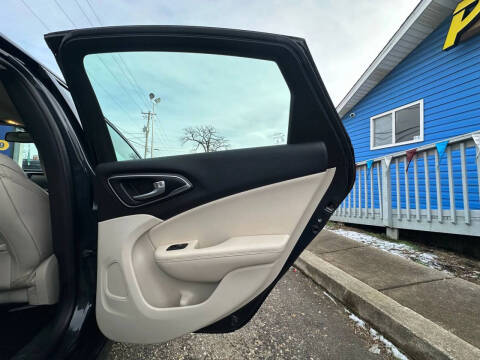 2016 Chrysler 200 Limited Platinum