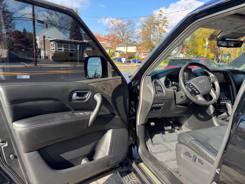 2021 Infiniti QX80 Luxe