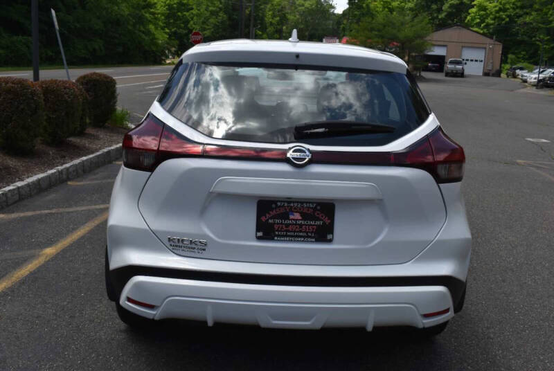 2021 Nissan Kicks S