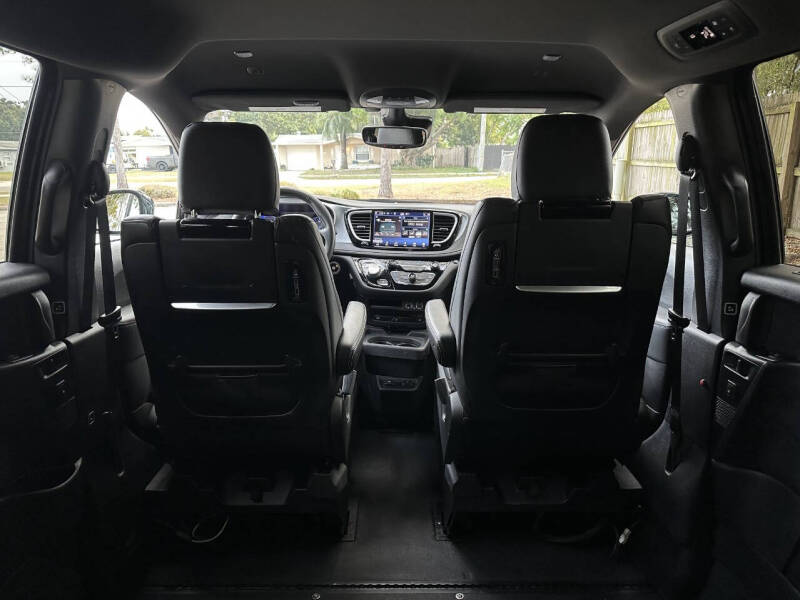 2021 Chrysler Pacifica Touring L