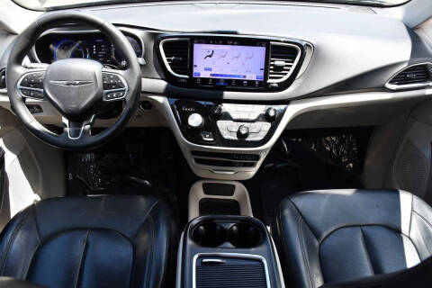 2022 Chrysler Pacifica Touring L