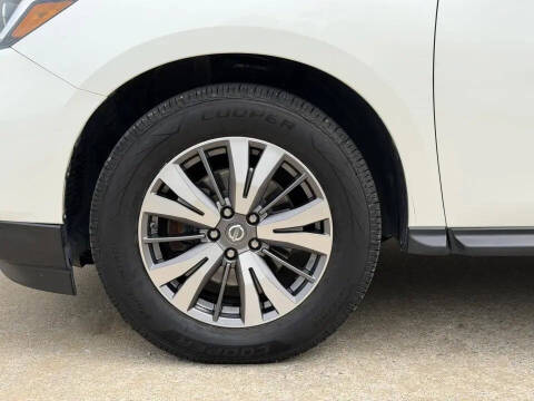 2017 Nissan Pathfinder SL