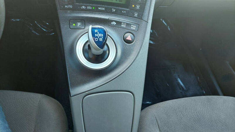 2010 Toyota Prius III