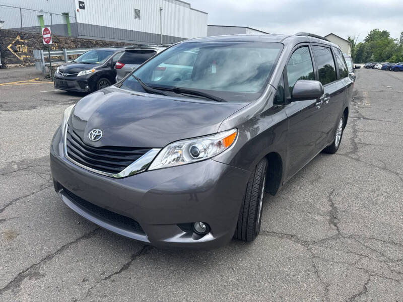 2015 Toyota Sienna for sale at Deals on Wheels in Suffern NY